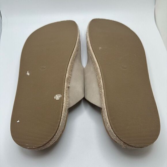 CUSHIONAIRE Women's Espadrille footbed sandal with +Comfort 11 STONE - Picture 5 of 7